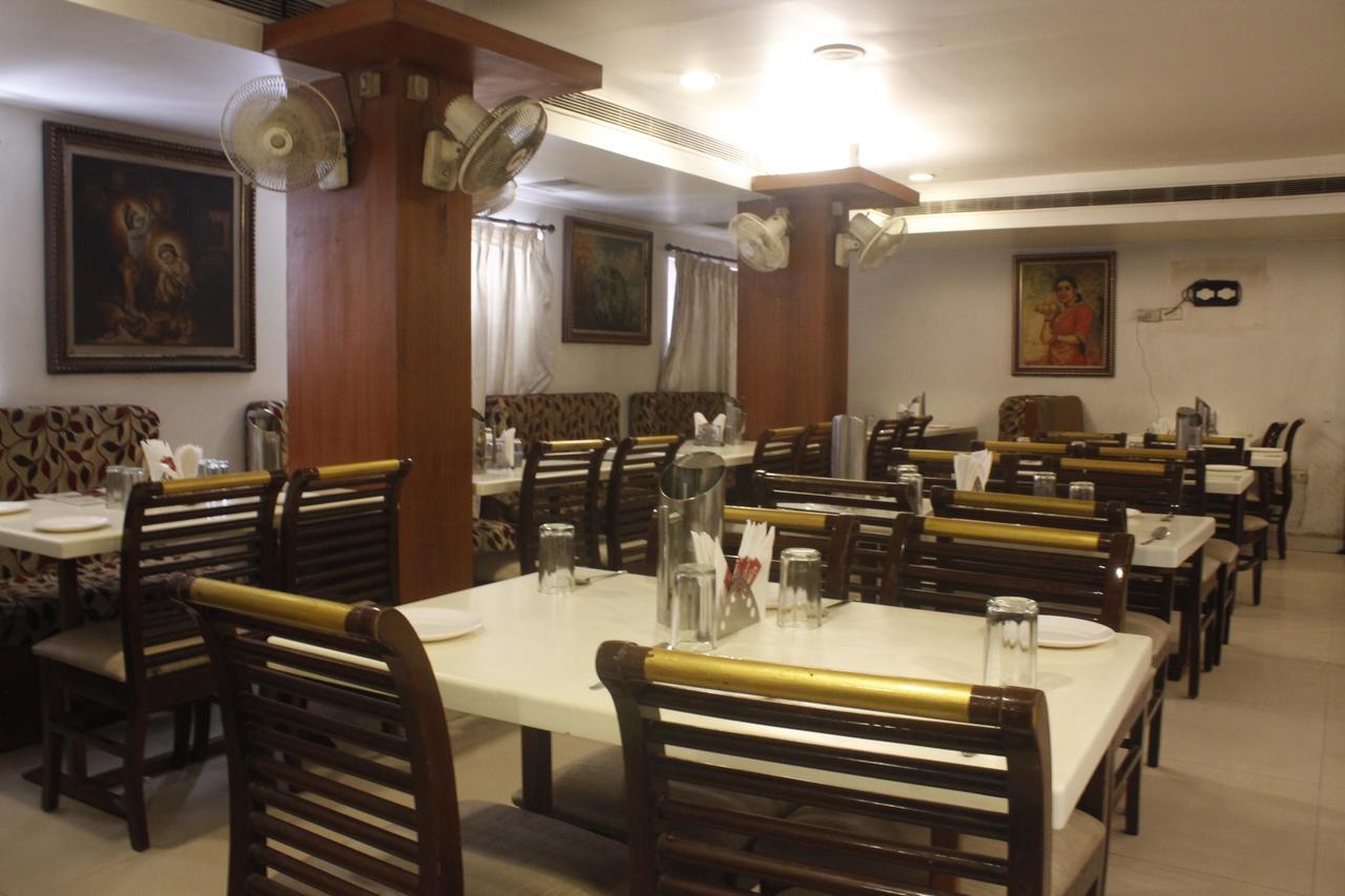 Hotel Chandra'S Visákhapatnam Kültér fotó